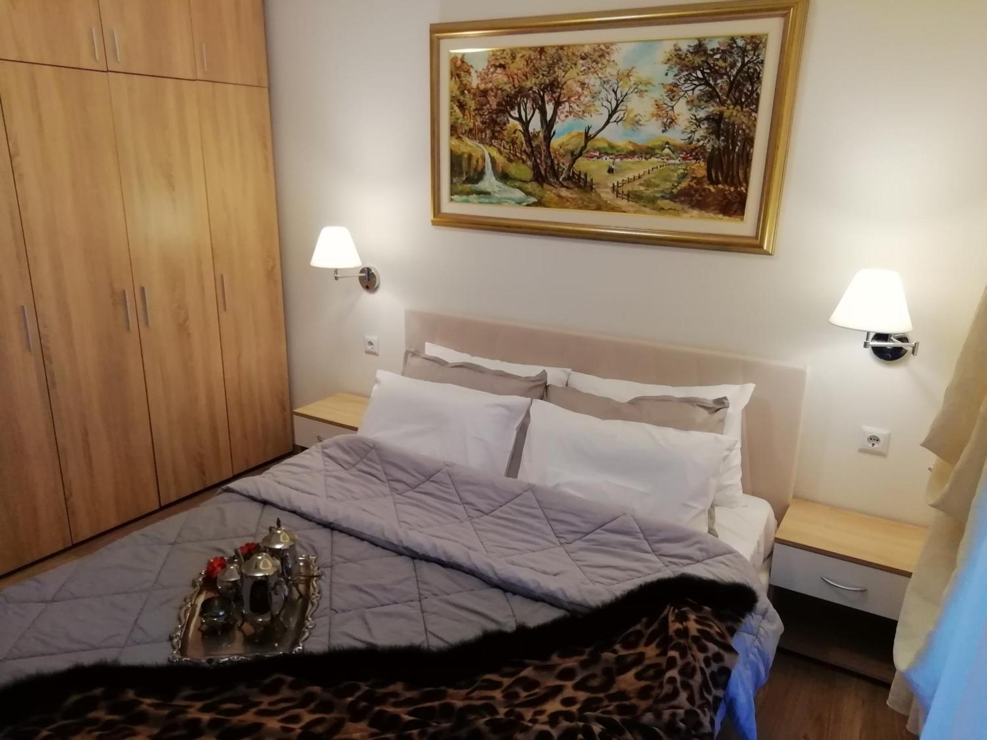 On Clock Square D2 Apartment